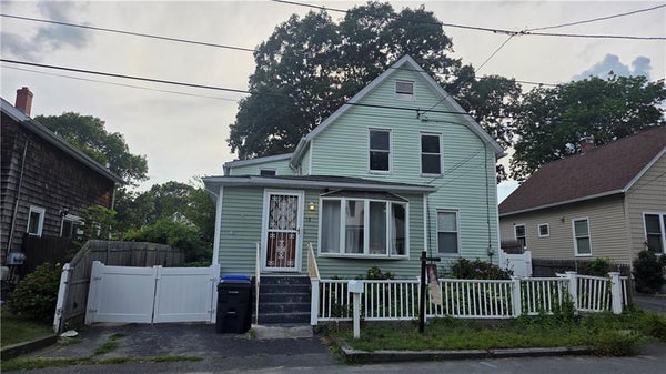 18 GLEN ST, RIVERSIDE, RI 02915 - Image 5ee8b18c7e65b96395bcf822be07e893/4273697324
