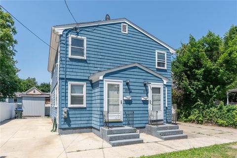 Multi Family in Providence RI 142 Alverson Avenue 3.jpg