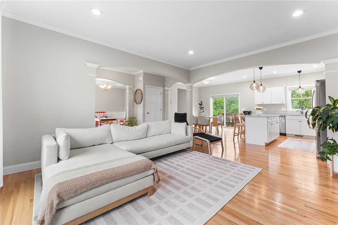 13 Minglewood Drive