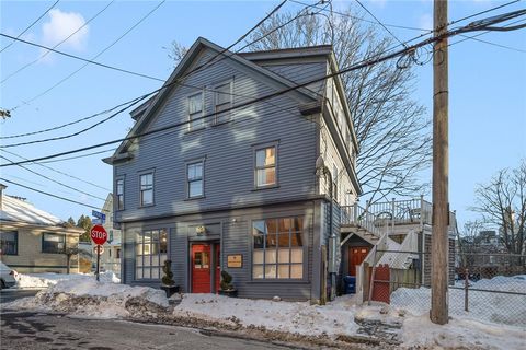 21 Spring Street 3 Newport RI 02840