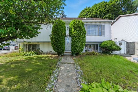 26 Bowles Court Pawtucket RI 02860