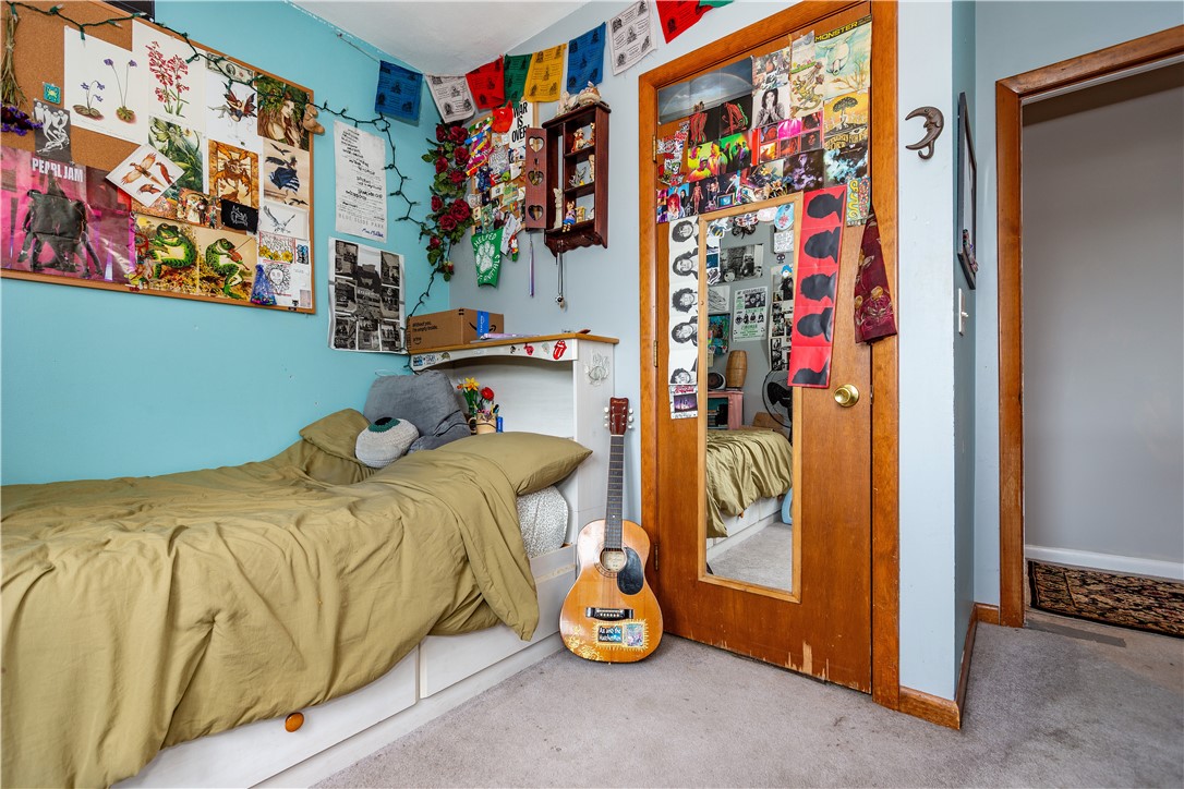 West Warwick, Rhode Island 02893, United States, 2 Bedrooms Bedrooms, ,1 BathroomBathrooms,Residential,Pending,136176