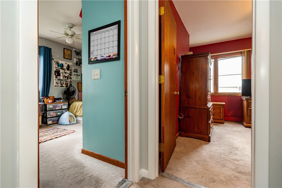 West Warwick, Rhode Island 02893, United States, 2 Bedrooms Bedrooms, ,1 BathroomBathrooms,Residential,Pending,136176