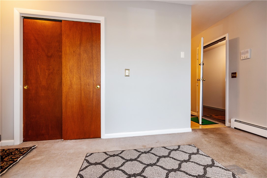 West Warwick, Rhode Island 02893, United States, 2 Bedrooms Bedrooms, ,1 BathroomBathrooms,Residential,Pending,136176