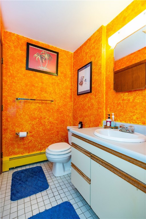 West Warwick, Rhode Island 02893, United States, 2 Bedrooms Bedrooms, ,1 BathroomBathrooms,Residential,Pending,136176