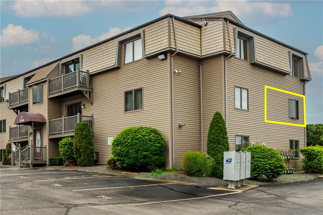 West Warwick, Rhode Island 02893, United States, 2 Bedrooms Bedrooms, ,1 BathroomBathrooms,Residential,Pending,136176