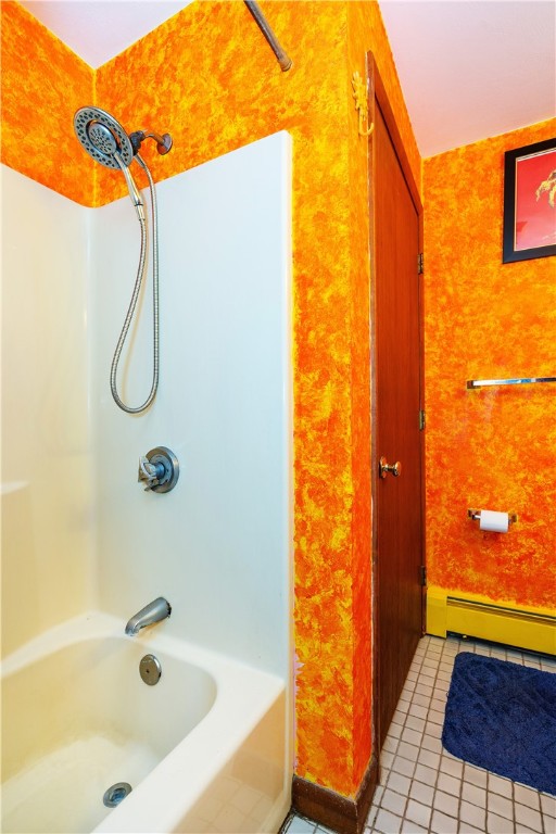 West Warwick, Rhode Island 02893, United States, 2 Bedrooms Bedrooms, ,1 BathroomBathrooms,Residential,Pending,136176