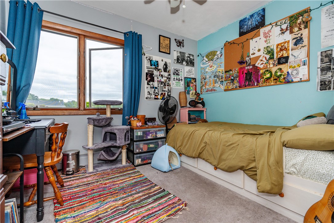 West Warwick, Rhode Island 02893, United States, 2 Bedrooms Bedrooms, ,1 BathroomBathrooms,Residential,Pending,136176