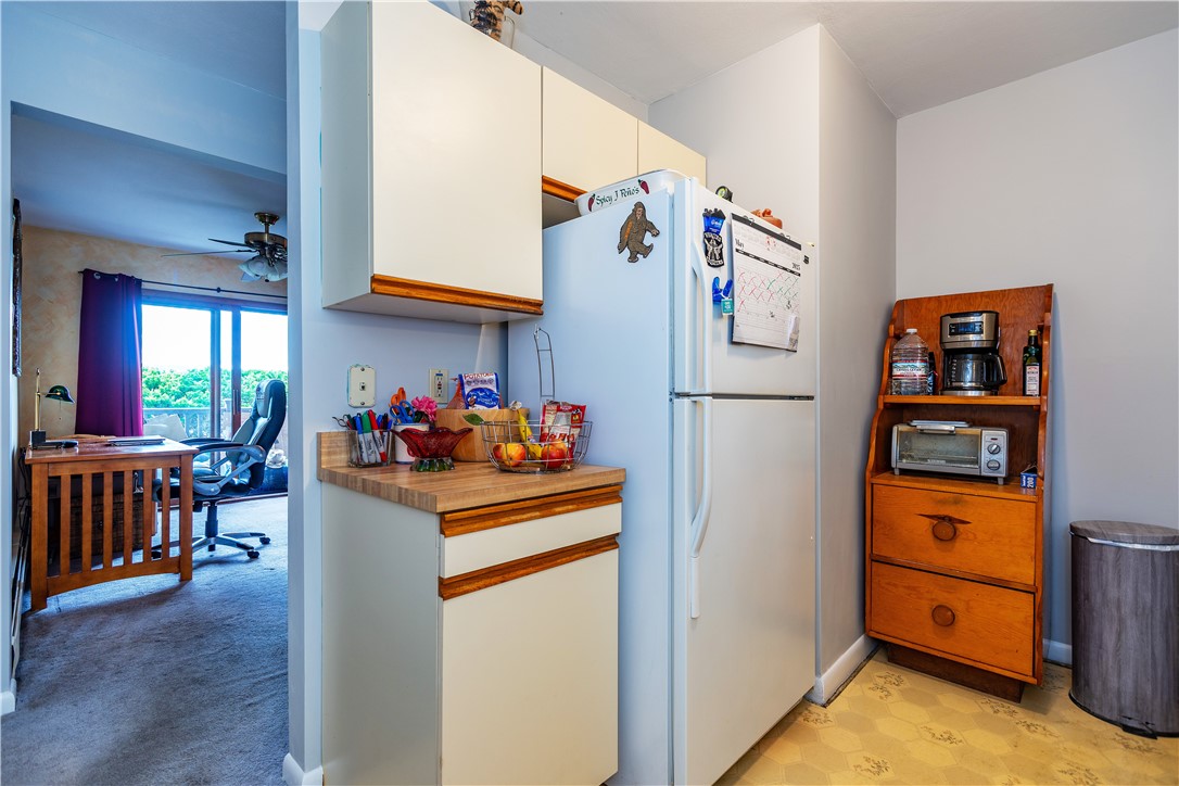 West Warwick, Rhode Island 02893, United States, 2 Bedrooms Bedrooms, ,1 BathroomBathrooms,Residential,Pending,136176