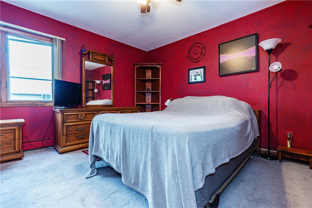 West Warwick, Rhode Island 02893, United States, 2 Bedrooms Bedrooms, ,1 BathroomBathrooms,Residential,Pending,136176