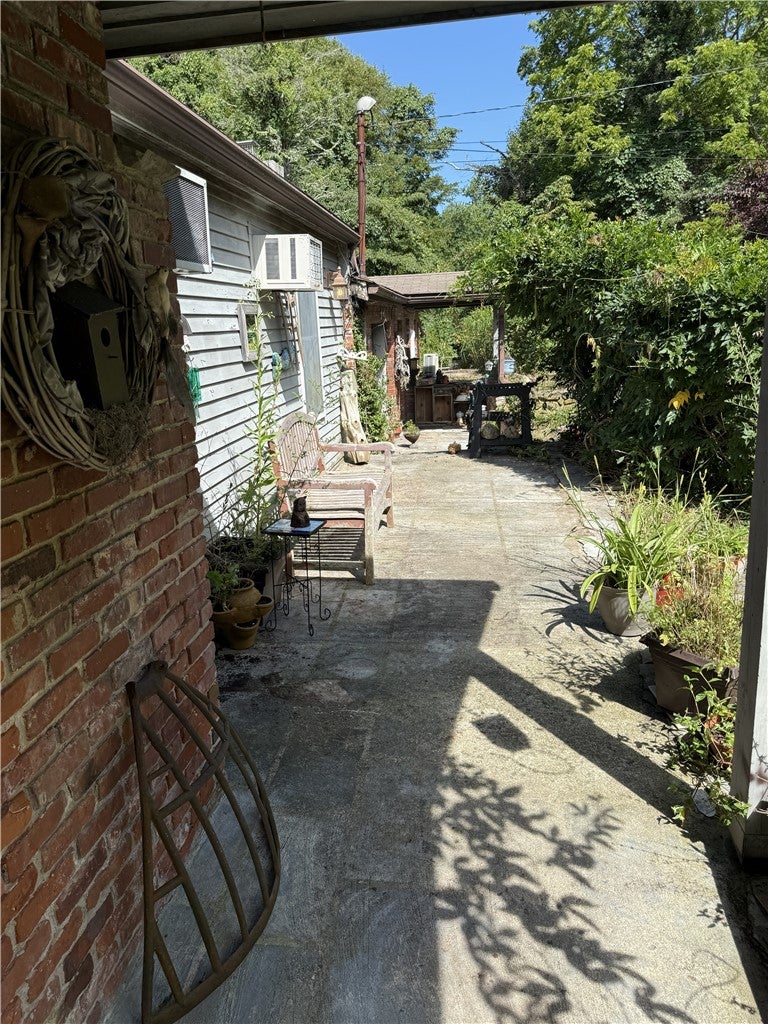 161 E Beach Road
