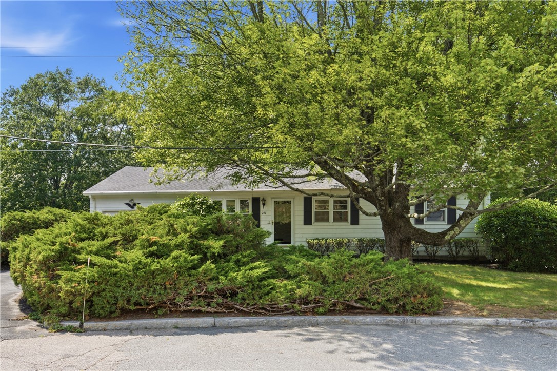 251 Madeleine Avenue