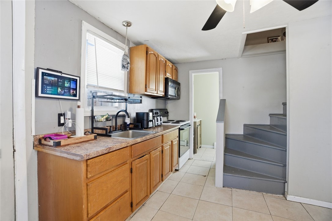 208 Simmonsville Avenue