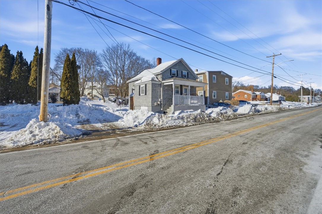 208 Simmonsville Avenue