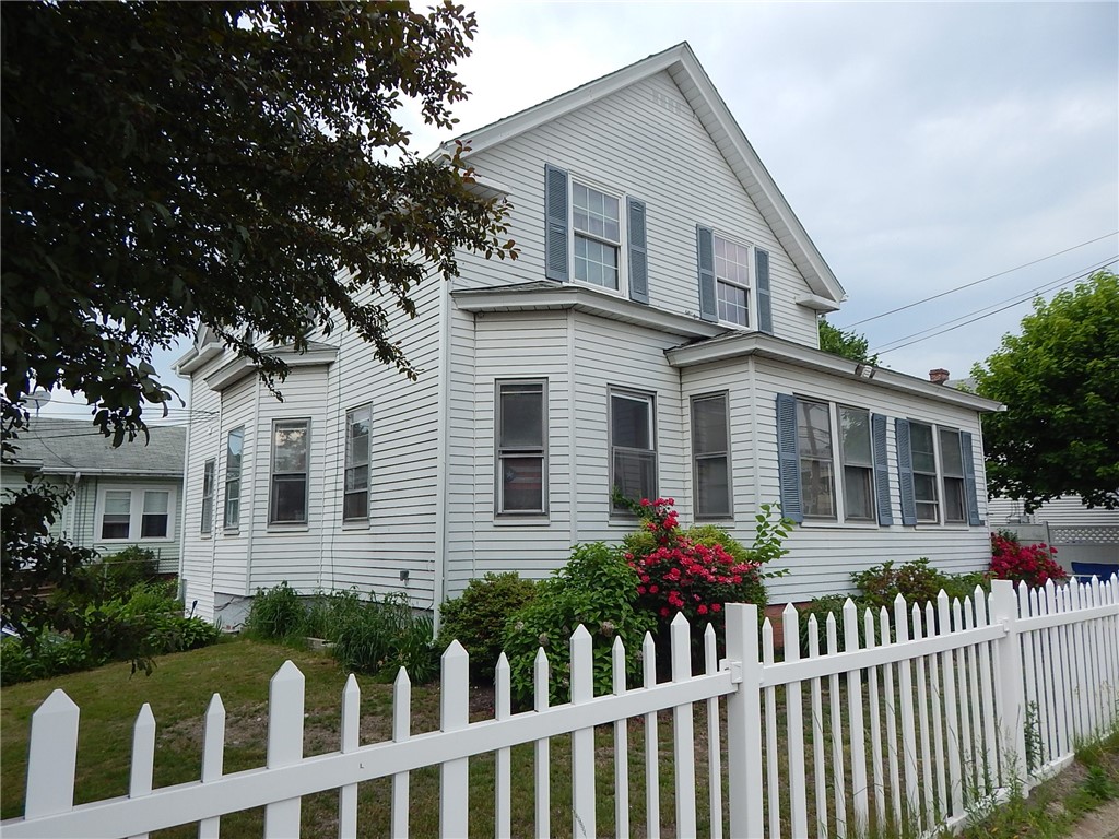 1915 Smith Street