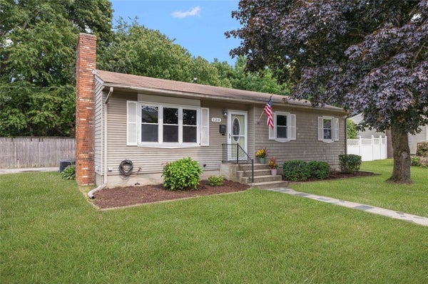 120 TAMPA ST, WEST WARWICK, RI 02893 - Image 618f5cfaad0c5f2fe63c937f1bc6e8ce/471473797