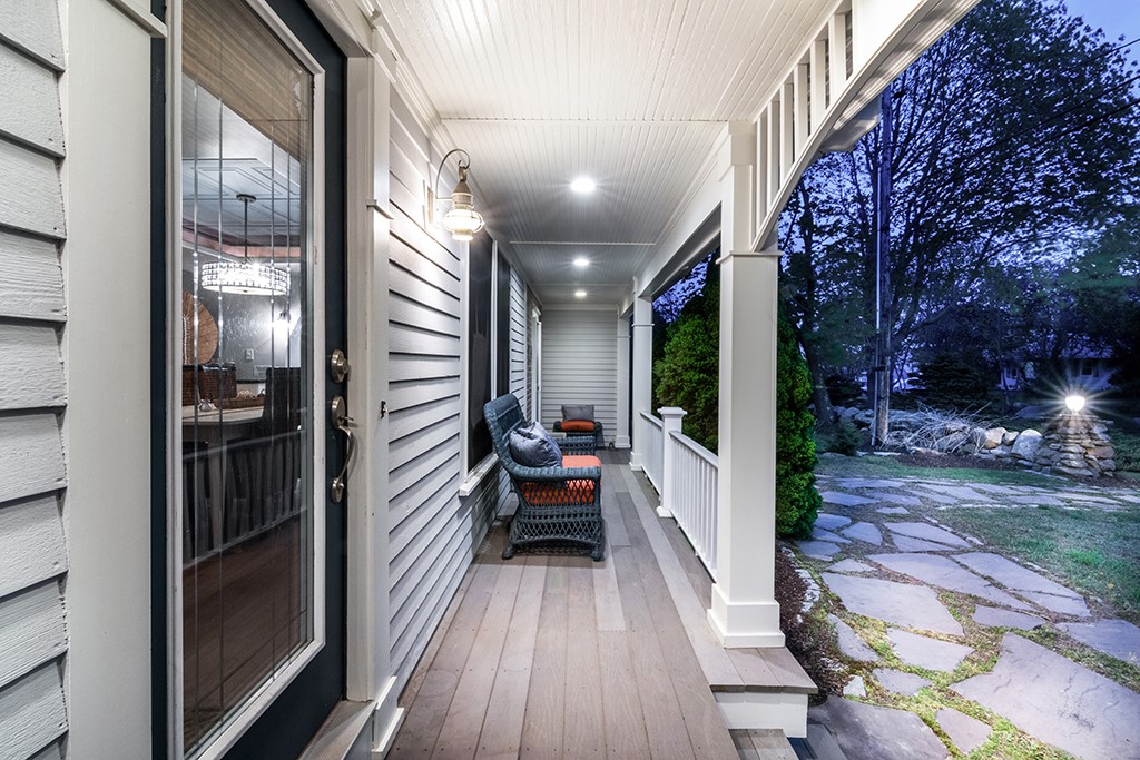 28 Palm Beach Avenue