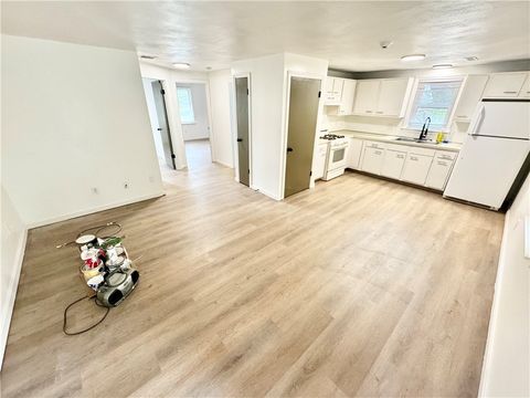 47 Manchester Street West Warwick RI 02893