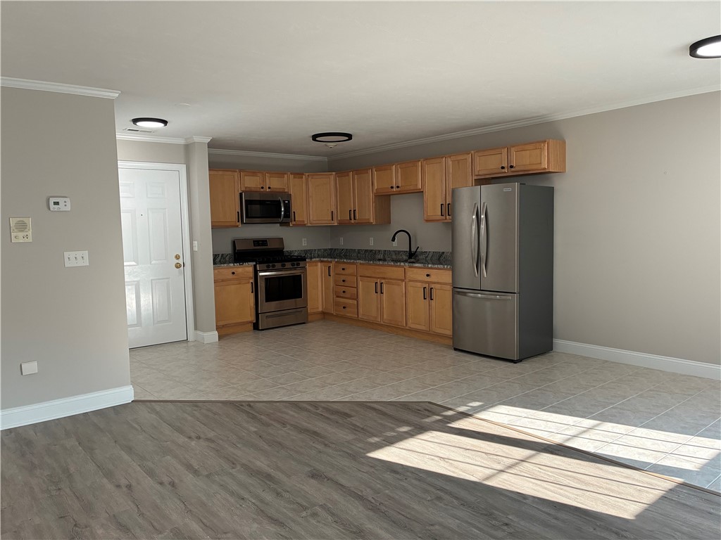 483 North Broadway Street 3b