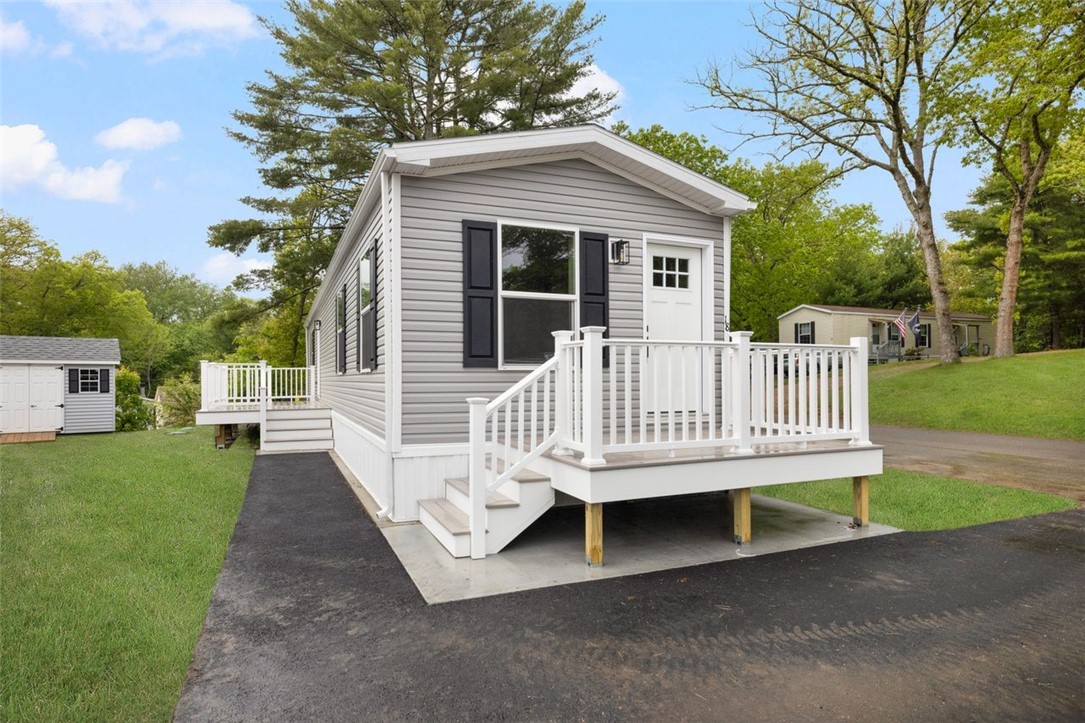 18 Toadstool Knoll Drive