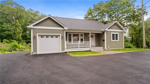 39 Woodland Avenue Smithfield RI 02917