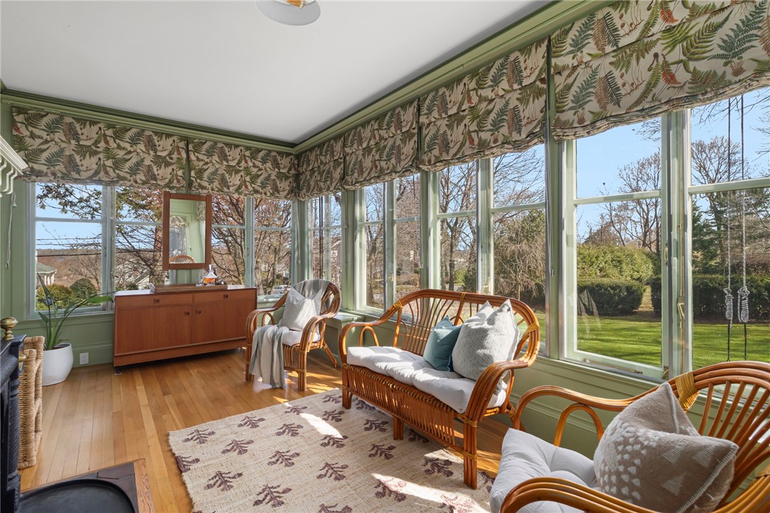 Warwick, Rhode Island, 02818, United States, 5 Bedrooms Bedrooms, ,4 BathroomsBathrooms,Residential,Active,2034279
