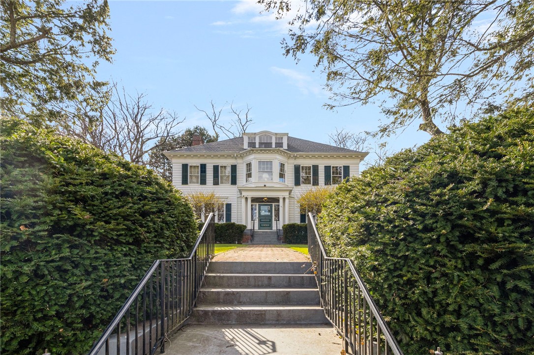 Warwick, Rhode Island, 02818, United States, 5 Bedrooms Bedrooms, ,4 BathroomsBathrooms,Residential,Active,2034279