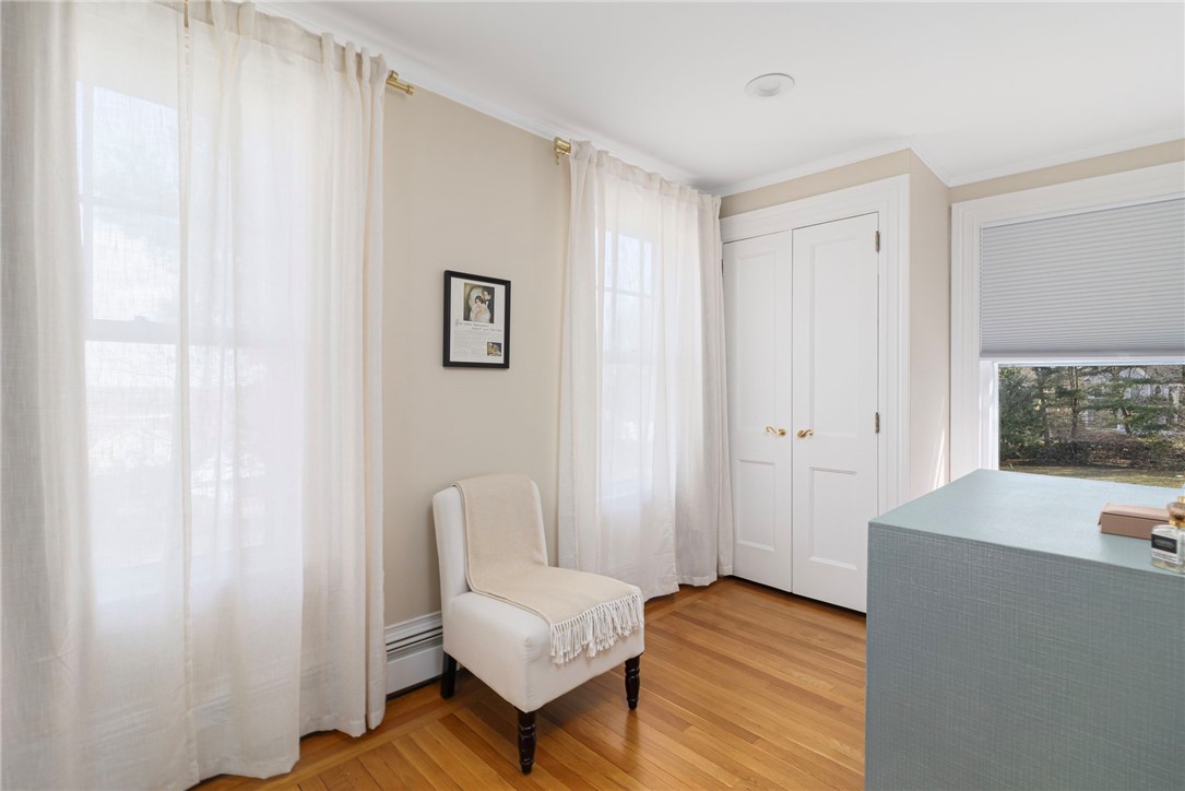 Warwick, Rhode Island, 02818, United States, 5 Bedrooms Bedrooms, ,4 BathroomsBathrooms,Residential,Active,2034279