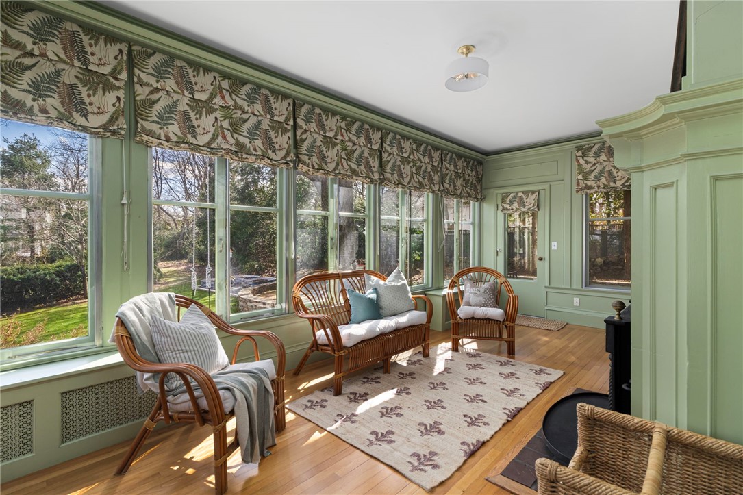 Warwick, Rhode Island, 02818, United States, 5 Bedrooms Bedrooms, ,4 BathroomsBathrooms,Residential,Active,2034279