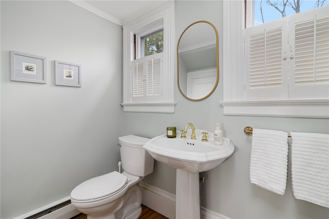 Warwick, Rhode Island, 02818, United States, 5 Bedrooms Bedrooms, ,4 BathroomsBathrooms,Residential,Active,2034279