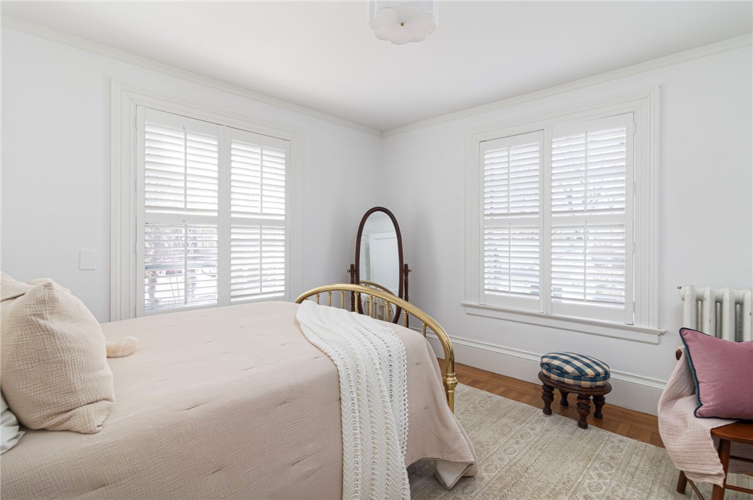 Warwick, Rhode Island, 02818, United States, 5 Bedrooms Bedrooms, ,4 BathroomsBathrooms,Residential,Active,2034279