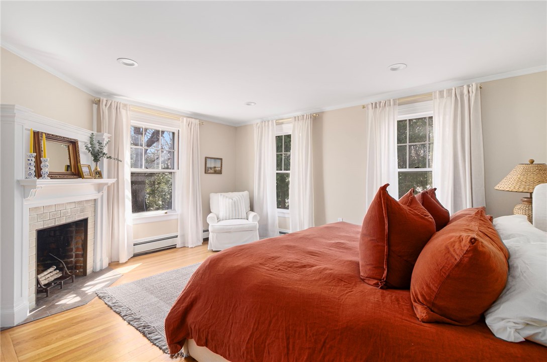 Warwick, Rhode Island, 02818, United States, 5 Bedrooms Bedrooms, ,4 BathroomsBathrooms,Residential,Active,2034279
