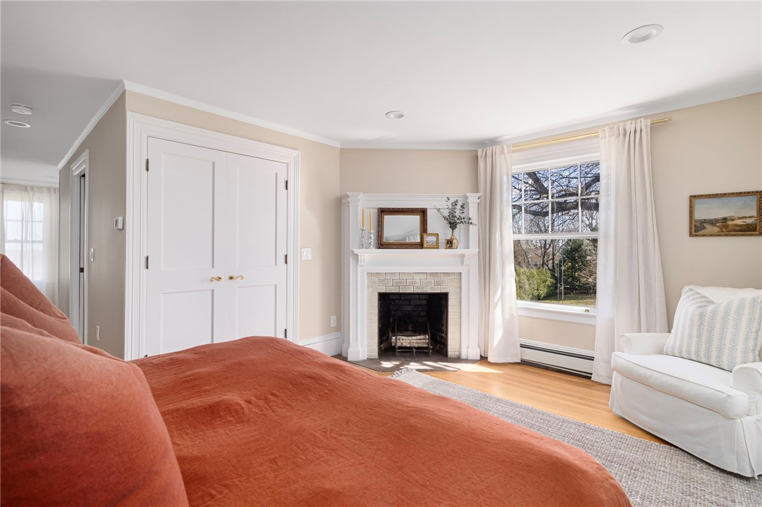 Warwick, Rhode Island, 02818, United States, 5 Bedrooms Bedrooms, ,4 BathroomsBathrooms,Residential,Active,2034279