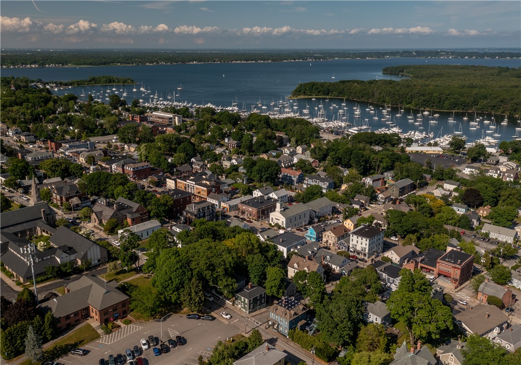 Warwick, Rhode Island, 02818, United States, 5 Bedrooms Bedrooms, ,4 BathroomsBathrooms,Residential,Active,2034279