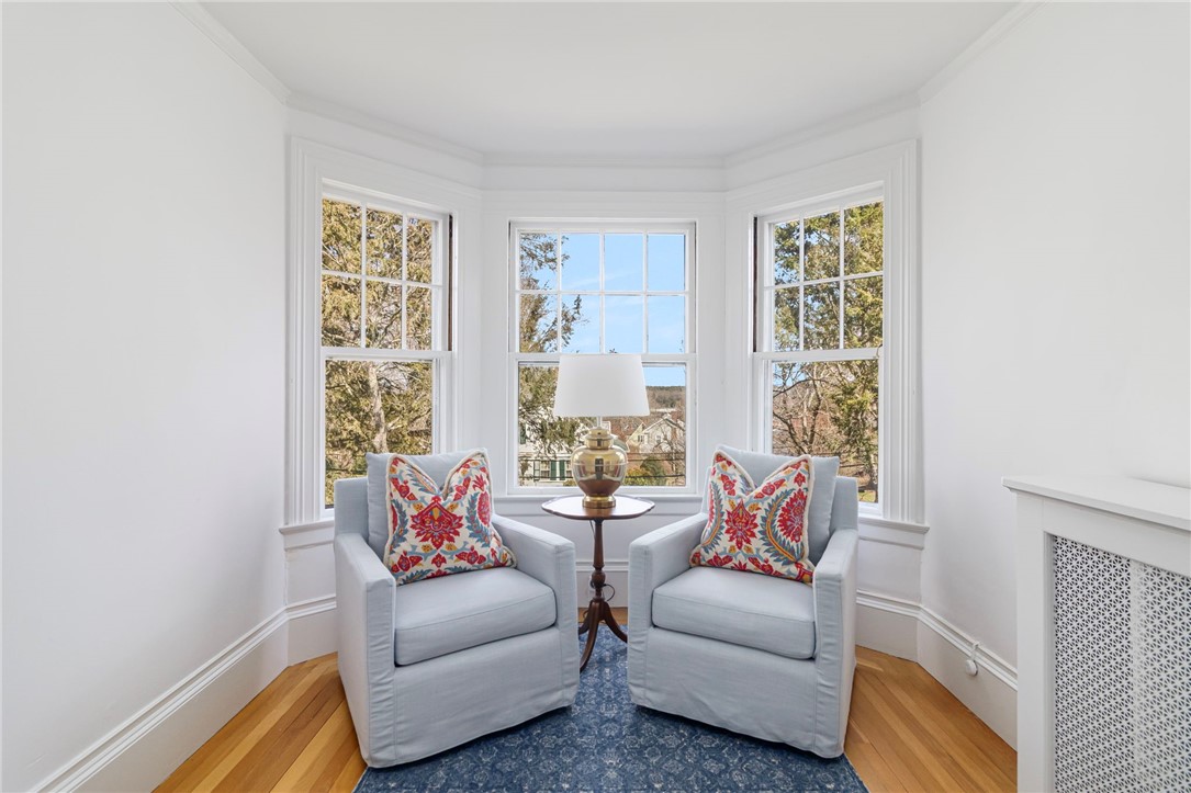 Warwick, Rhode Island, 02818, United States, 5 Bedrooms Bedrooms, ,4 BathroomsBathrooms,Residential,Active,2034279