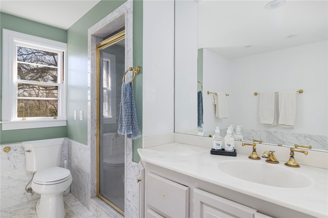 Warwick, Rhode Island, 02818, United States, 5 Bedrooms Bedrooms, ,4 BathroomsBathrooms,Residential,Active,2034279