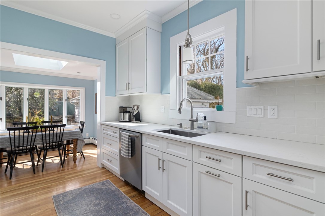 Warwick, Rhode Island, 02818, United States, 5 Bedrooms Bedrooms, ,4 BathroomsBathrooms,Residential,Active,2034279
