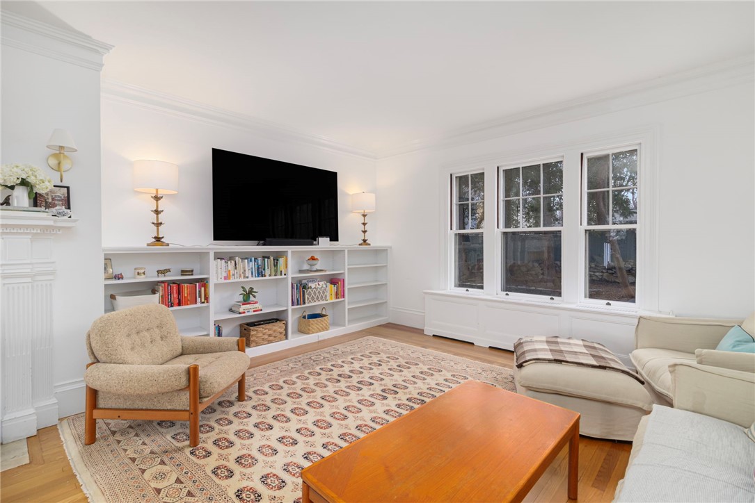 Warwick, Rhode Island, 02818, United States, 5 Bedrooms Bedrooms, ,4 BathroomsBathrooms,Residential,Active,2034279
