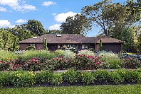 788 Namquid Drive Warwick RI 02888