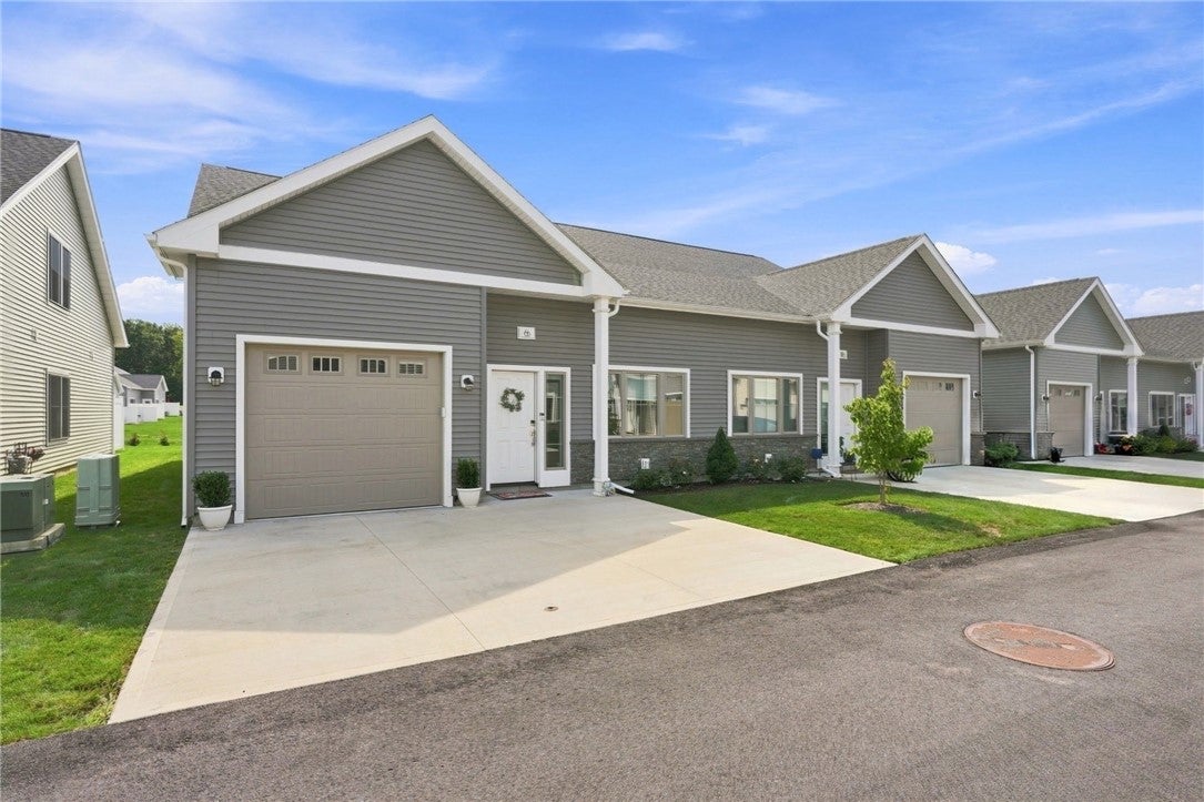 6 West Valley Circle