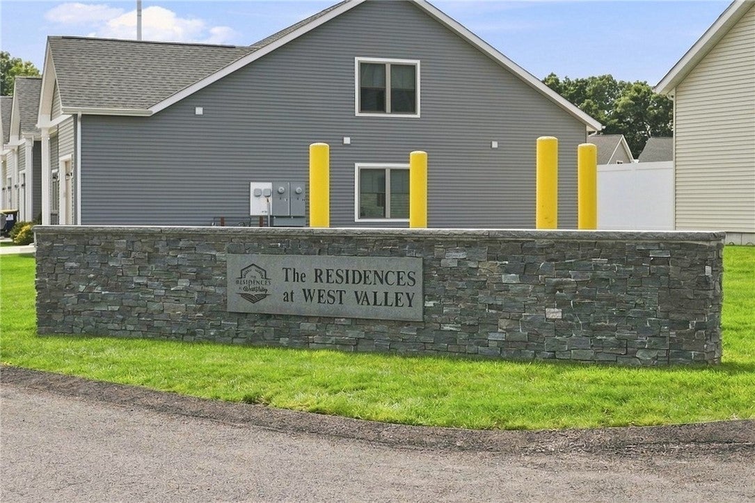 6 West Valley Circle