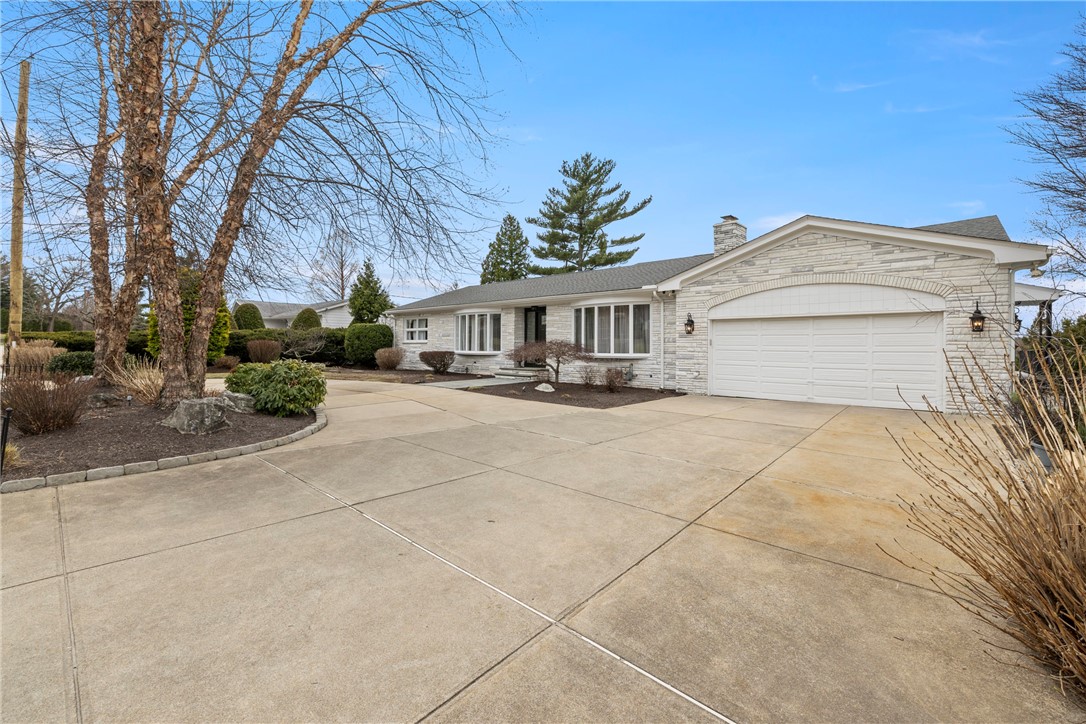 135 Meshanticut Valley Parkway