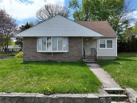 Single Family Residence in Cranston RI 149 Yeoman Avenue.jpg