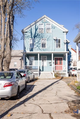 11 NEWPORT AVE APT 2, NEWPORT, RI 02840 - Image 64a9b6eace8e2948dd44c8d4b0a3e17b/3899951086