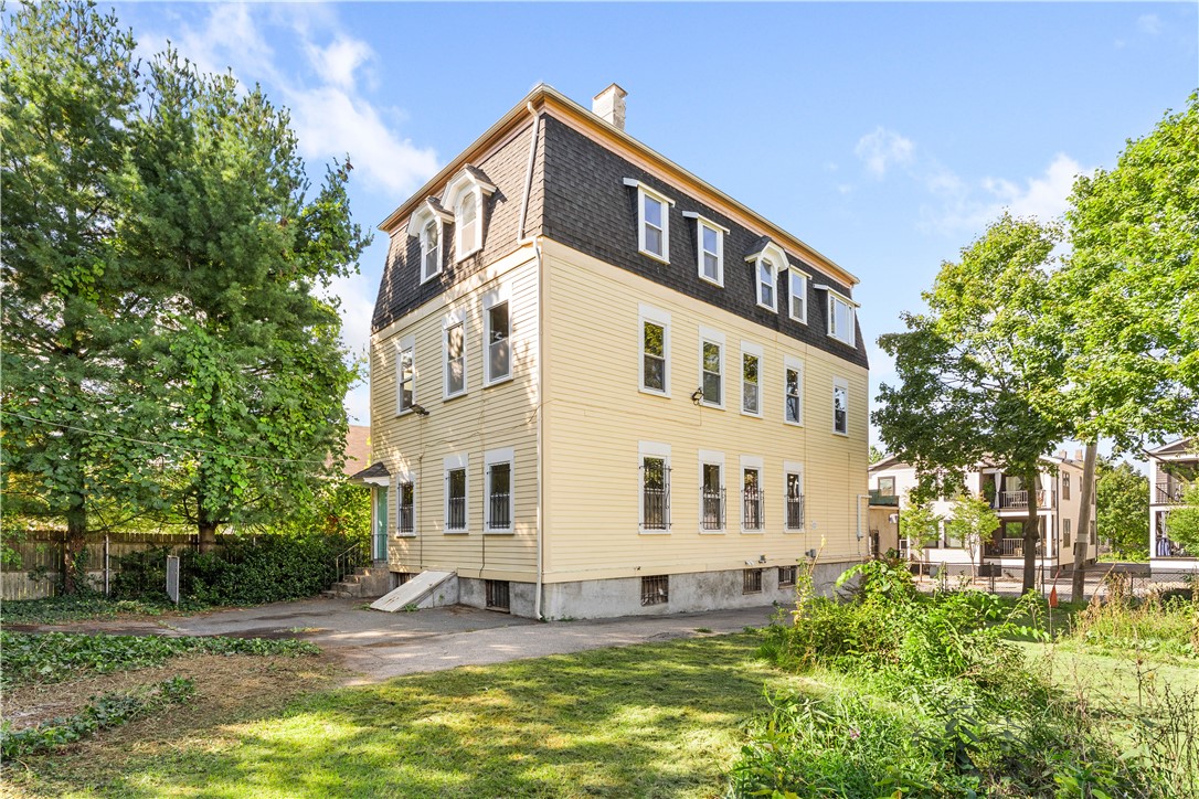 498 Washington Street