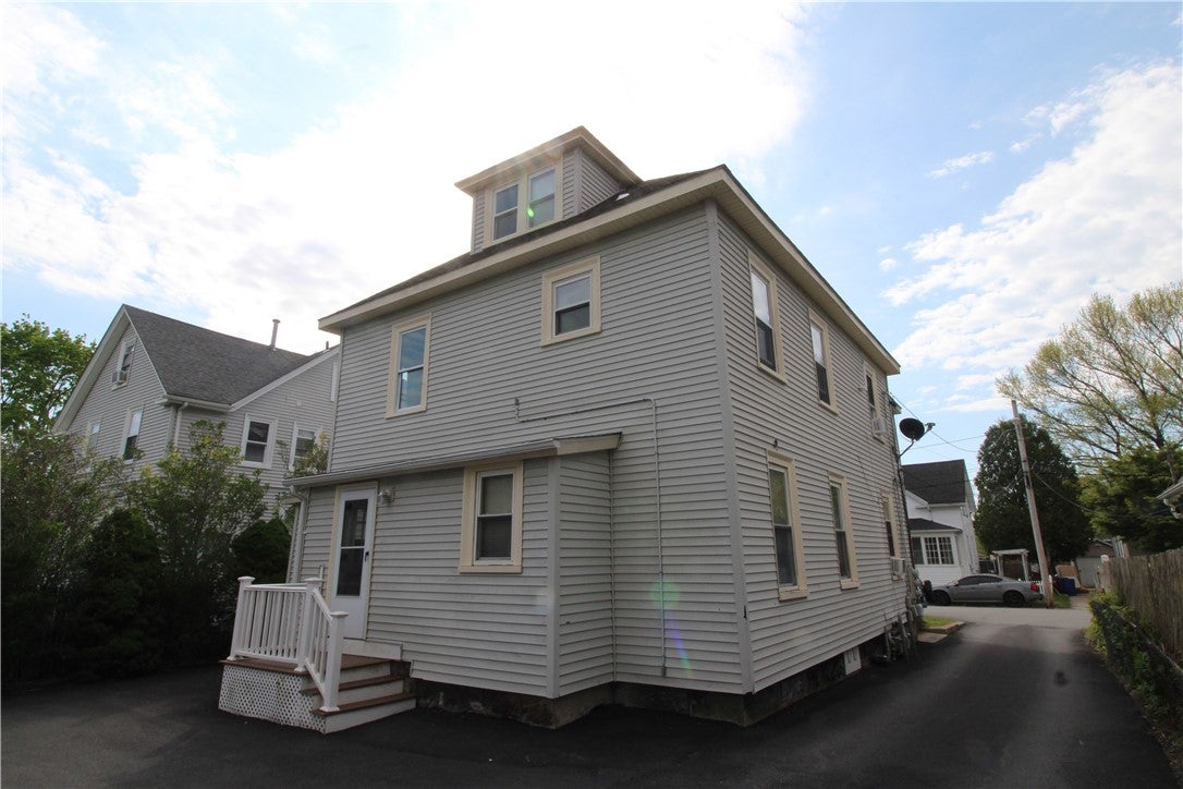 19 Angell Avenue 25