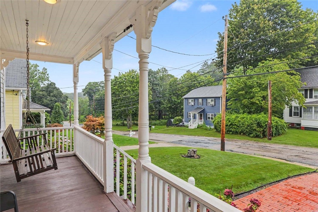 35 Cooper Hill Road