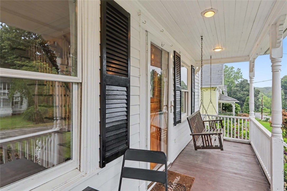 35 Cooper Hill Road