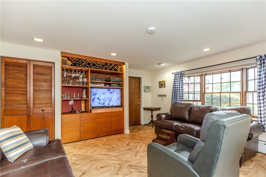80 Briarwood Avenue