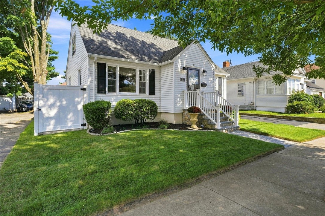 71 Petteys Avenue